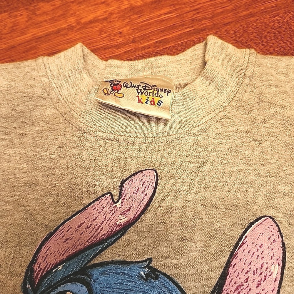 Walt Disney World STITCH Sweatshirt Size XS Grey Crew Neck A1 - Picture 2 of 5